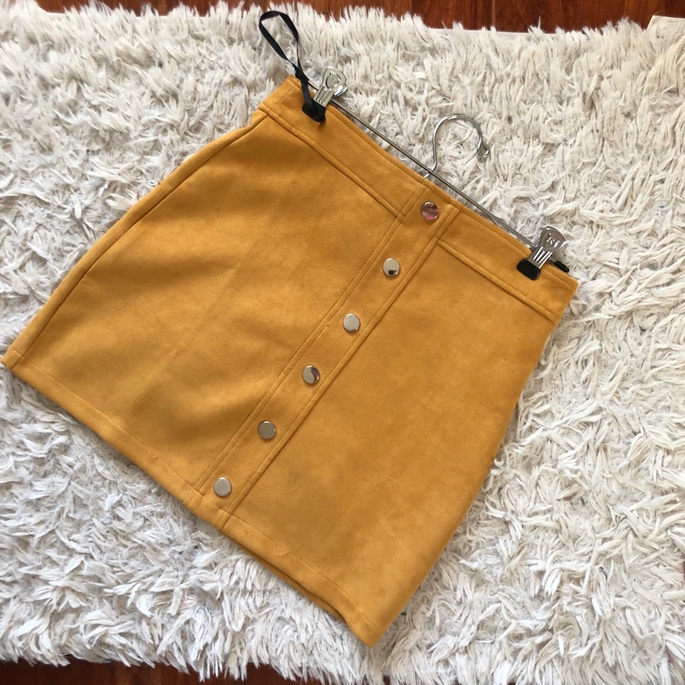 MISSGUIDED: mustard faux suede button mini skirt